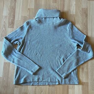 Club Monaco Gray ribbed turtleneck Sweater